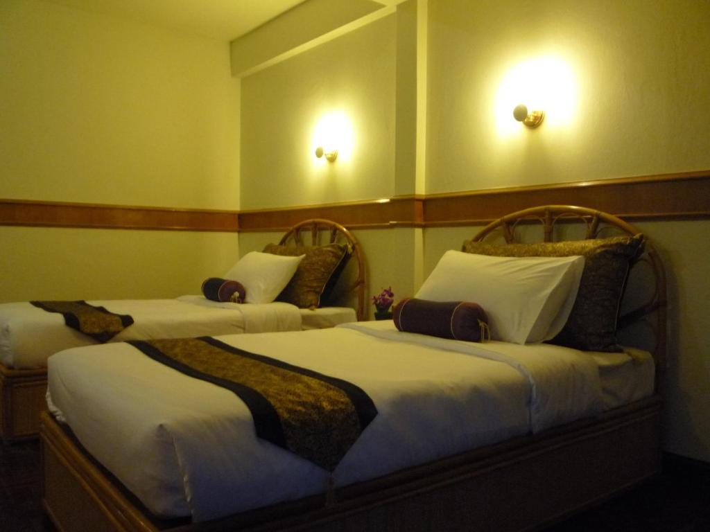 Pen Villa Hotel, Surin Beach - Sha Extra Plus Екстериор снимка