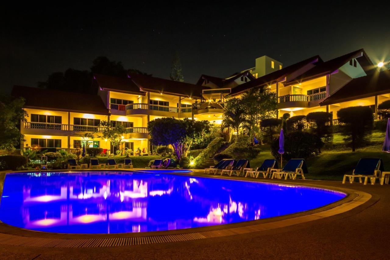 Pen Villa Hotel, Surin Beach - Sha Extra Plus Екстериор снимка
