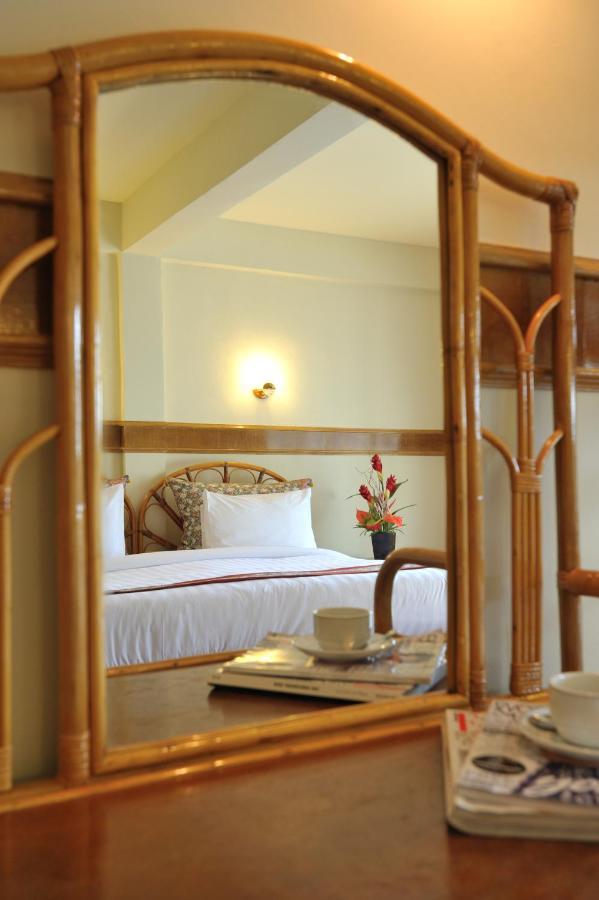 Pen Villa Hotel, Surin Beach - Sha Extra Plus Екстериор снимка