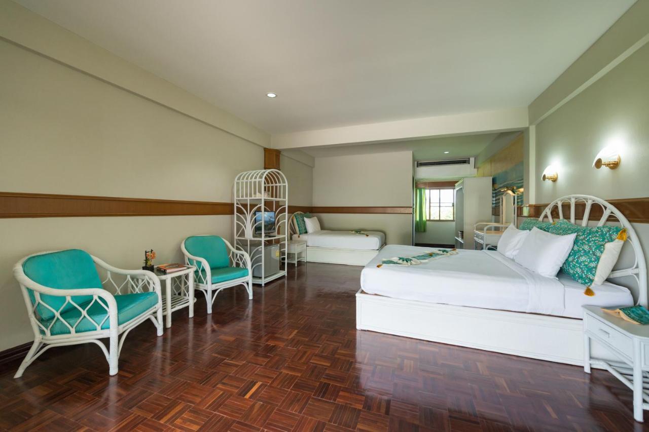 Pen Villa Hotel, Surin Beach - Sha Extra Plus Екстериор снимка
